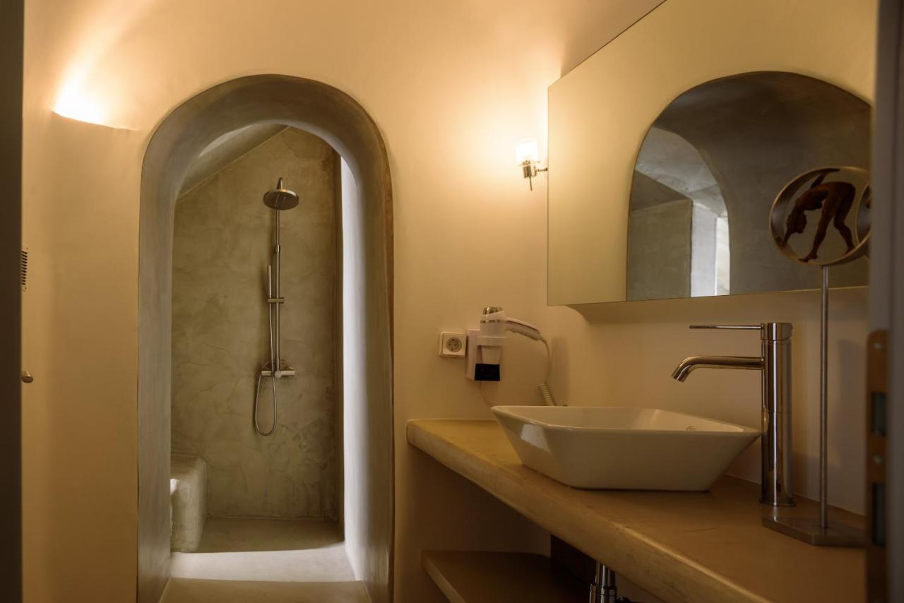 Oia Treasures Art Suites Ngoại thất bức ảnh