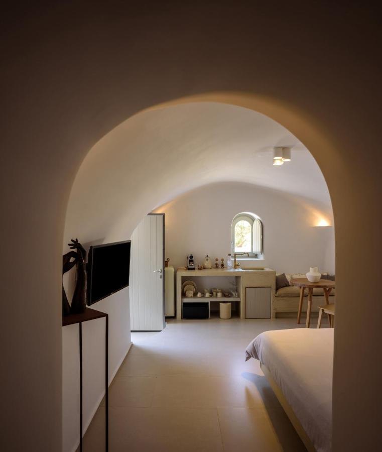 Oia Treasures Art Suites Ngoại thất bức ảnh