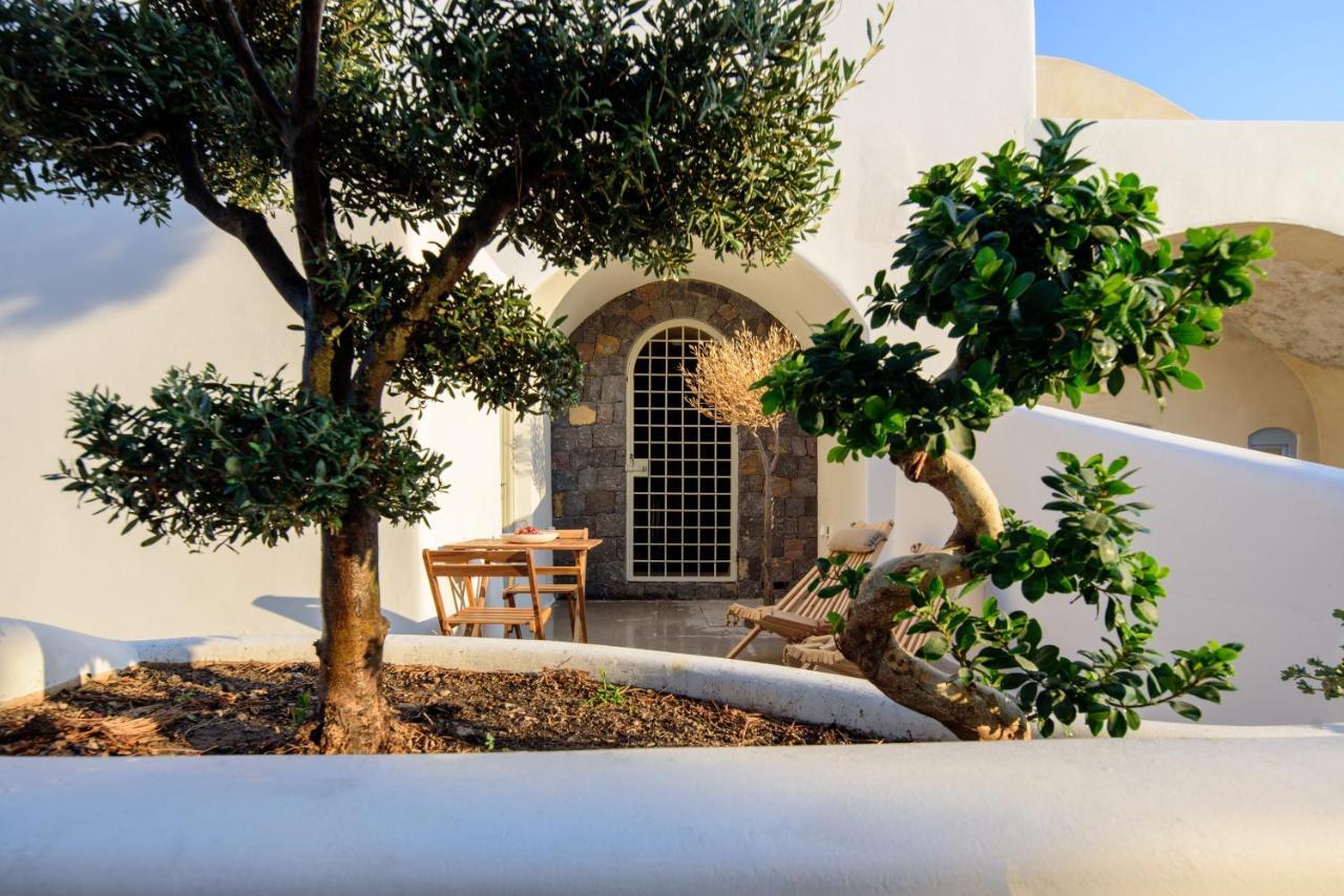 Oia Treasures Art Suites Ngoại thất bức ảnh