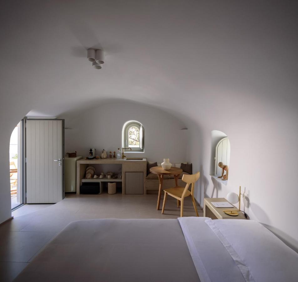 Oia Treasures Art Suites Ngoại thất bức ảnh